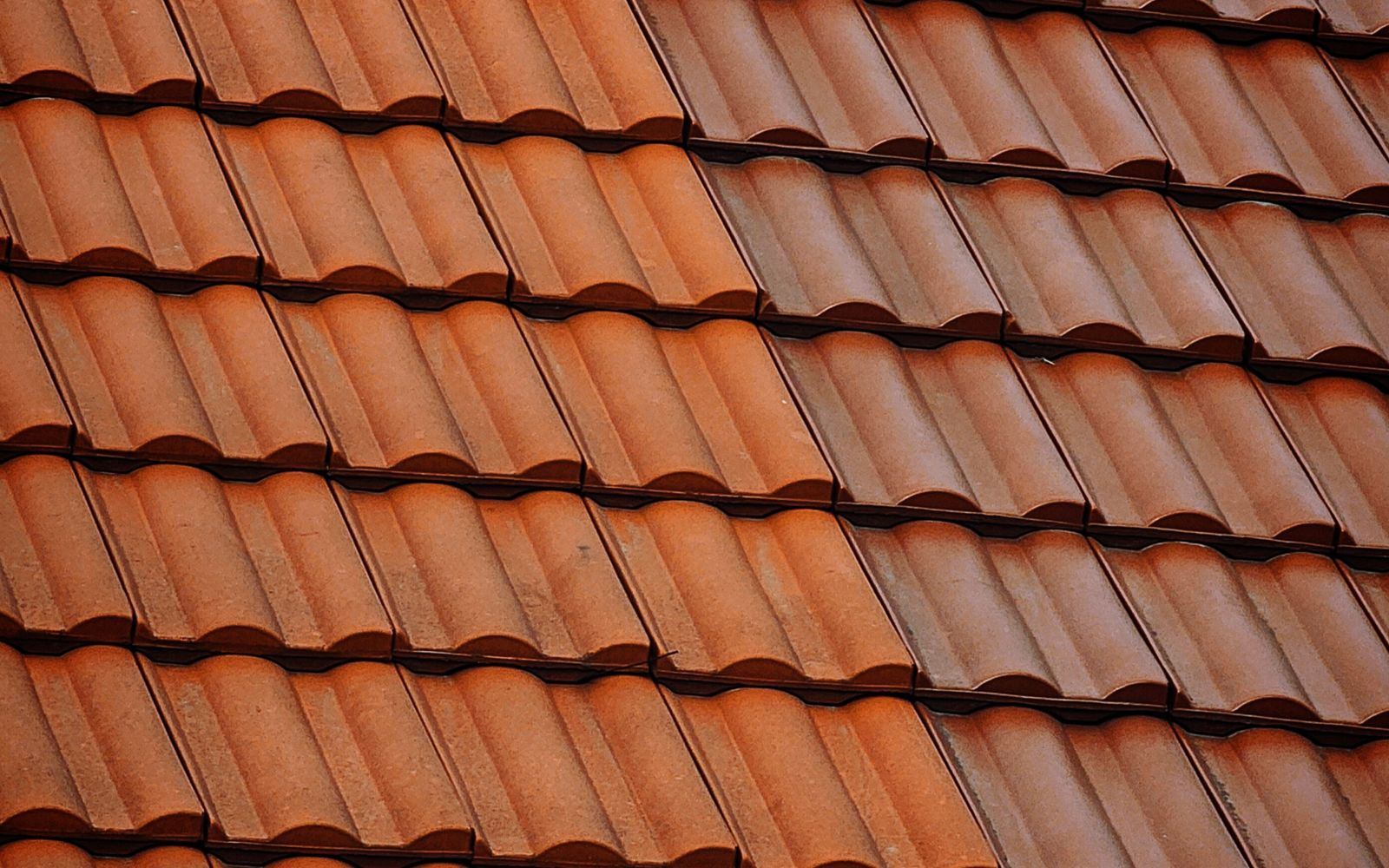 Détail d’une couverture posée par Arthur J Multiservice